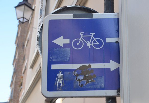 blog_sign_one_way_monkeys