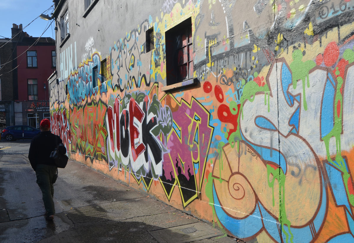 blog_graffiti_street_art_alley