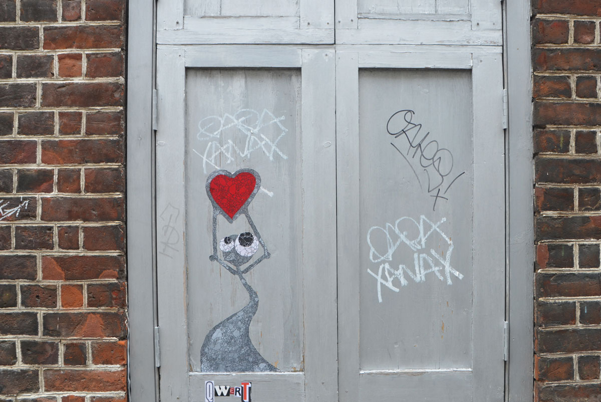 blog_red_heart_woman_qwerti