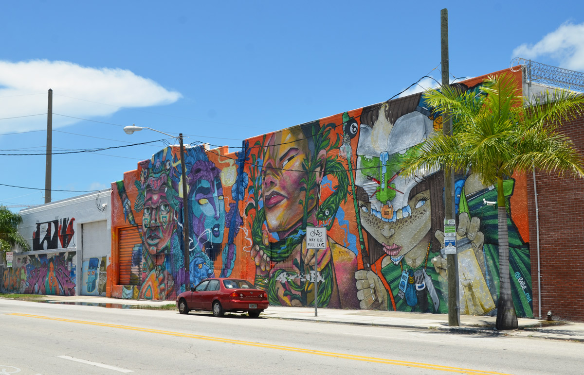 large mural by pesimo93, dmjc crew and saile_one