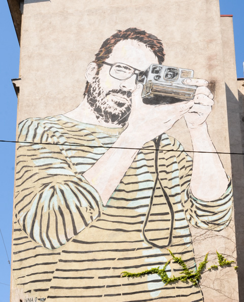 blog_polaroid_guy_mural