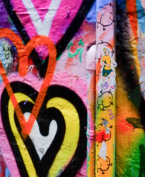 spray painted street art hearts in Hosier Lane