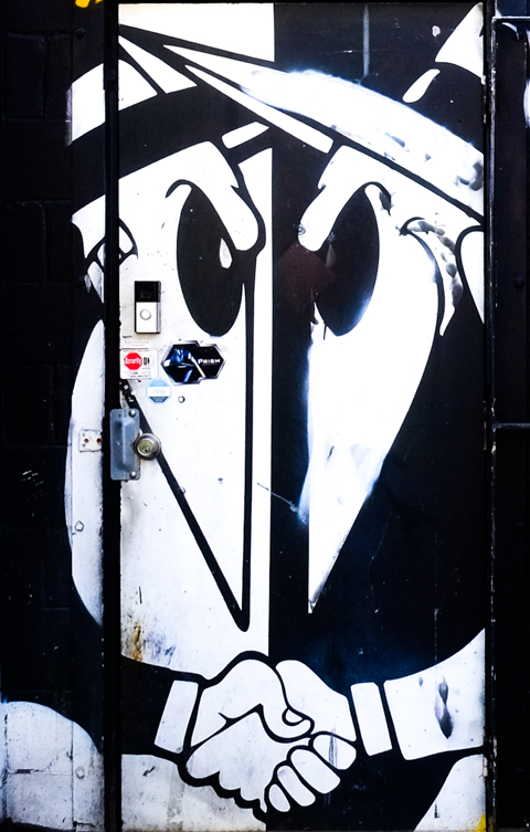 black spy, white spy, cartoon characters with wide brimmed hats and long pointy noses, 